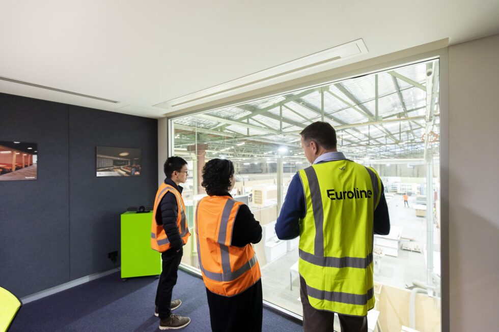 Euroline_About_BN1058_N196_large-min