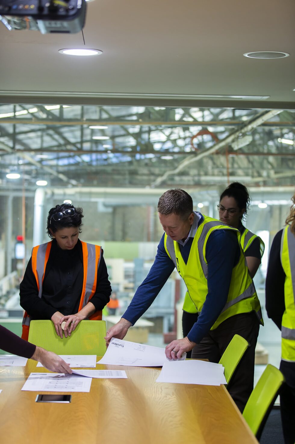 Euroline_About_BN1058_N203_large-min