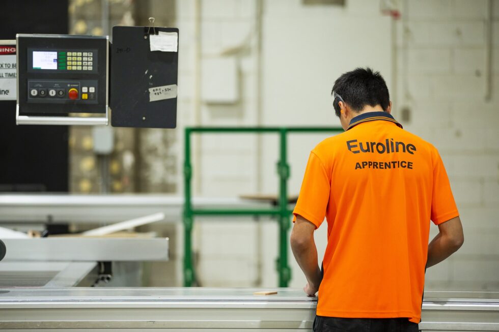 Euroline_Careers_BN1058_N707_large-min