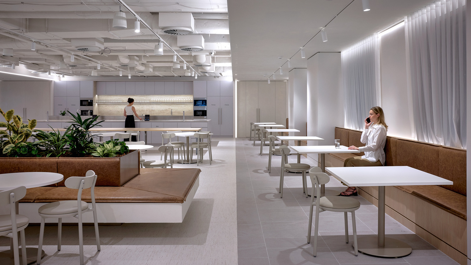 Seating and planter 2