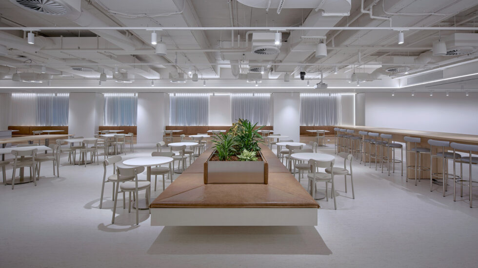 Seating and planter 3